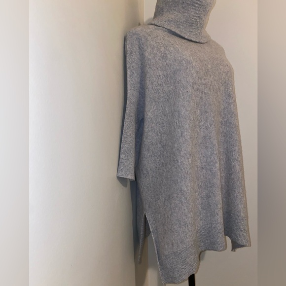 Antonio Melani 100% Cashmere Turtleneck Sweater - Picture 2 of 11